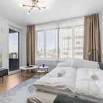 Апартаменти Lam Discovery Ac - Balcony Братислава