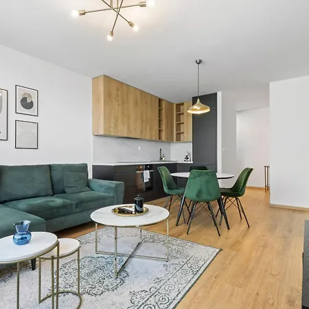 Lam Discovery Ac - Balcony * 브라티슬라바