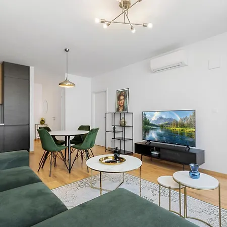 Lam Discovery Ac - Balcony * 브라티슬라바