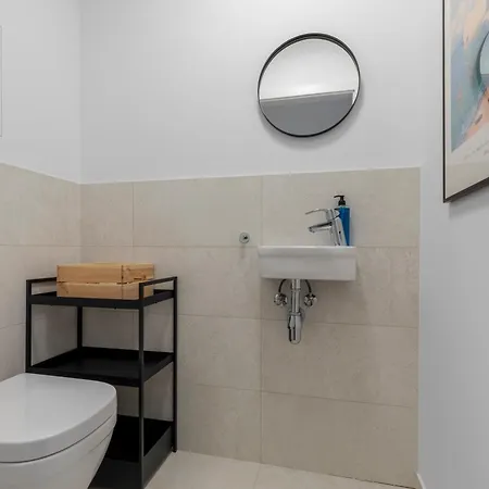 Lam Discovery Ac - Balcony